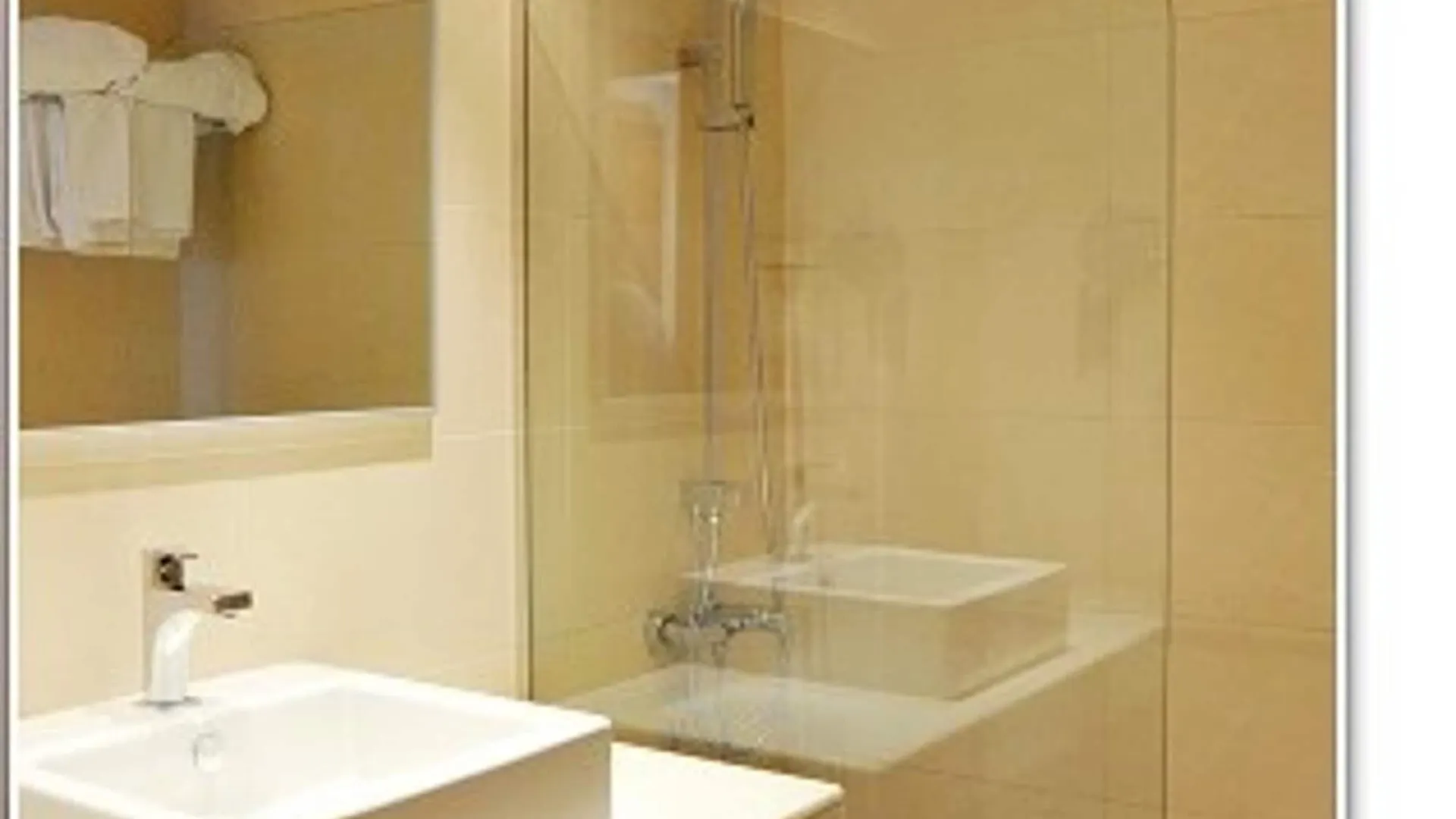 Cabot Cap De Mar Spa 칼라 보나 호텔