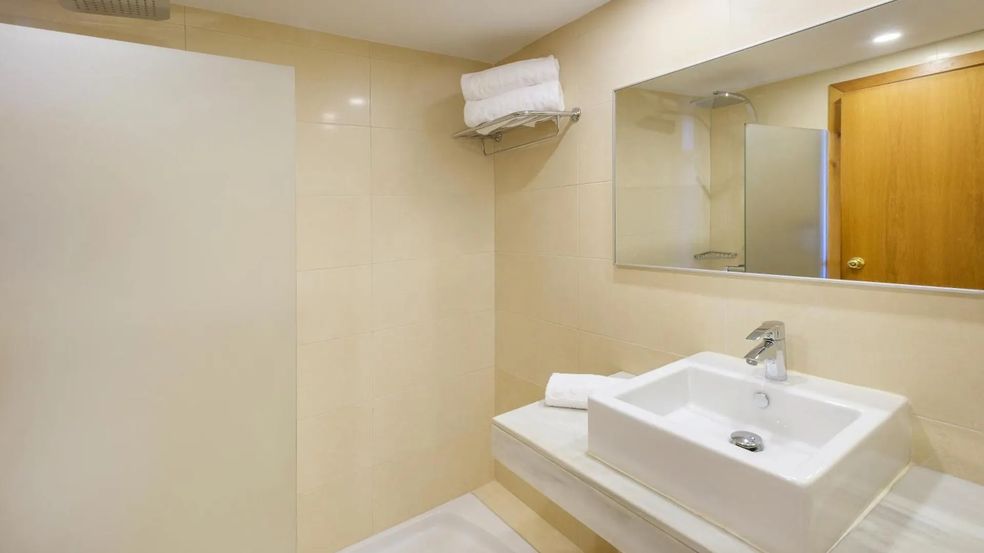 호텔 Cabot Cap De Mar Spa 칼라 보나