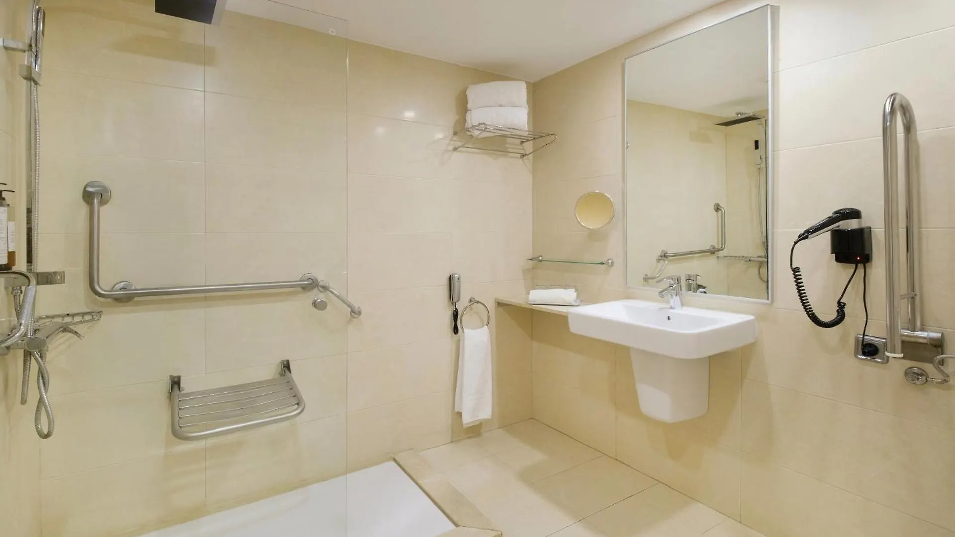**** Hotel Cabot Cap De Mar Spa Cala Bona  Espagne